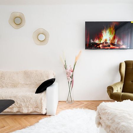 Ferienwohnung Kingdom Of 3 Roses Prag Exterior foto