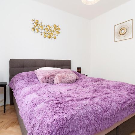 Ferienwohnung Kingdom Of 3 Roses Prag Exterior foto