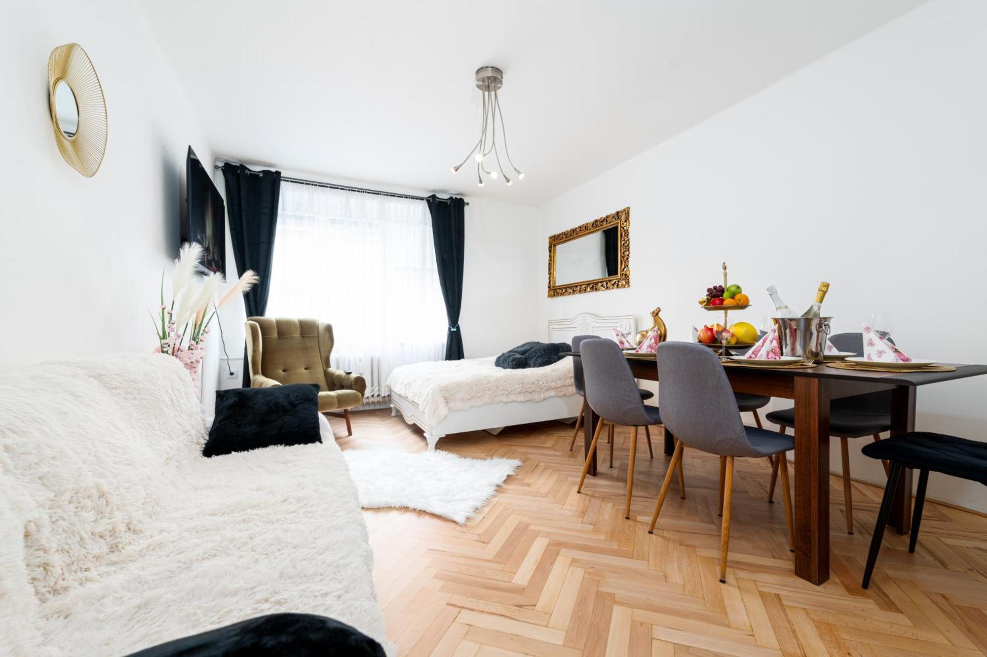Ferienwohnung Kingdom Of 3 Roses Prag Exterior foto
